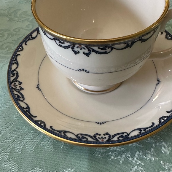 LENOX PRESIDENTIAL COLLECTION LIBERTY FOOTED CUP AND SAUCER 🦅 - Picture 2 of 5